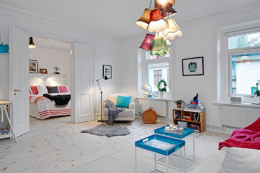 Svetlý a útulný švédsky byt ukazuje očarujúce dekorácie